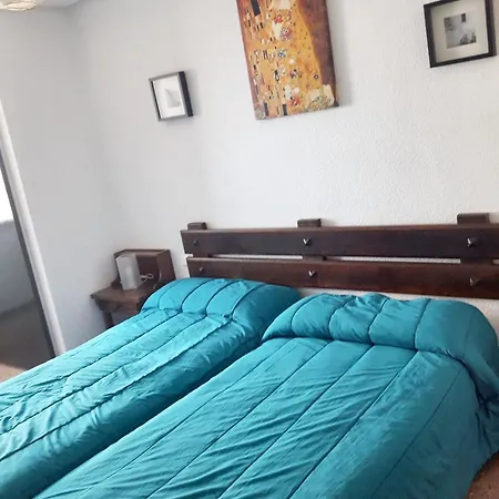 Seaside Vista Apartment: Retreat Apartment Torremolinos